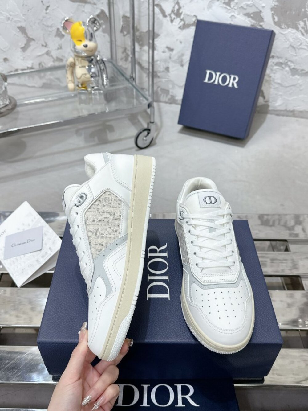 Classic DIOR Shoes: A Stylish and Versatile Choice for Elegance